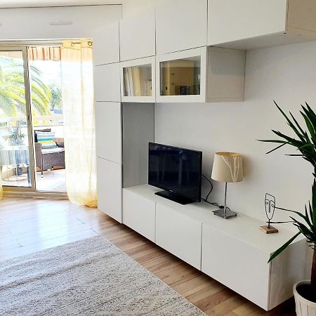 Bel Appartement A 50M De La Plage, 2 Pieces Climatisees, Parking Prive Antibes Exterior foto