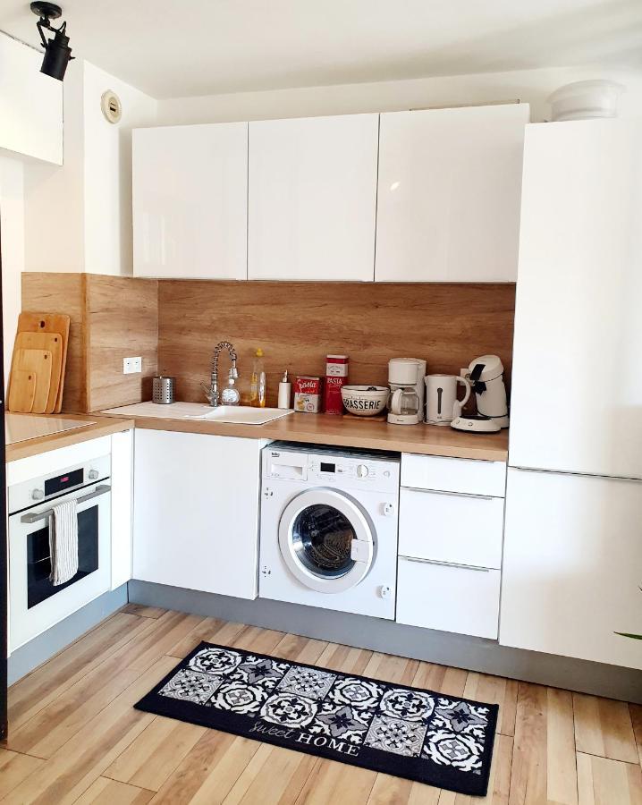 Bel Appartement A 50M De La Plage, 2 Pieces Climatisees, Parking Prive Antibes Exterior foto